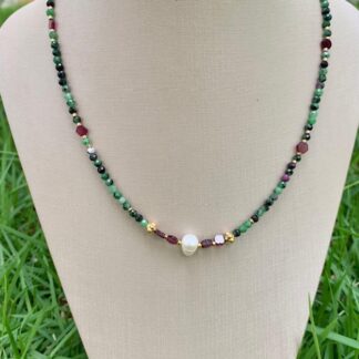 Colar Zoesita com Rubi Indiano e Pérola Banhado a Ouro18k