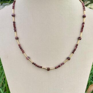 Colar Granada com Opala Rosa Banhado a Ouro18k