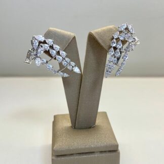 Brinco Ear Cuff com Zircônias Brancas em Ródio Branco