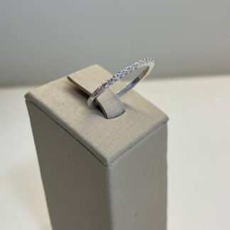 Anel Meia Aliança com Zircônia Branca em Ródio Branco