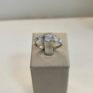 Anel com Pedra Moissanite 5mm em Prata 925
