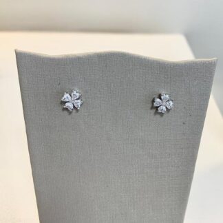 Brinco Flor 4 Pétalas Moissanite 1,2MM em Prata 925