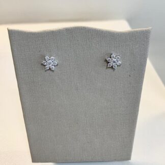 Brinco Flor 6 Pétalas Moissanite 3MM em Prata 925