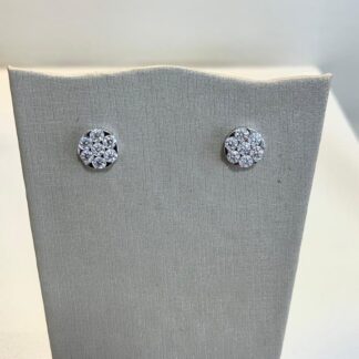 Brinco Flor 7 Pétalas Redonda Chapada Moissanite 2,9MM em Prata 925