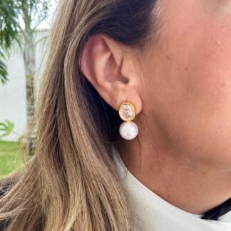 Brinco Orgânico com Cristal e Pérola Shell Banhado a Ouro 18K