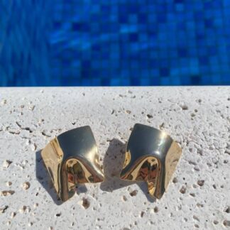 Brinco Quadrado Orgânico Banhado a Ouro 18k