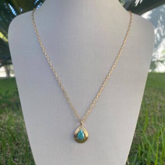 Colar Elos com Pingente de Pedra Natural de Amazonita Banhado a Ouro 18K