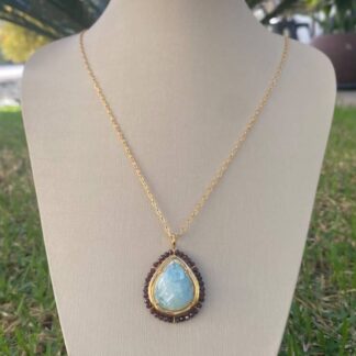 Colar com Pingente de Pedra Natural de Granada com Água Marinha Banhado a Ouro 18K