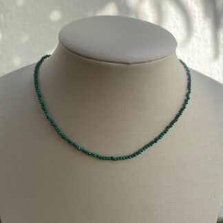 Colar de Pedra Natural Malaquita Banhado a Ouro 18K