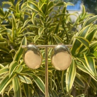 Brinco Oval Liso Banhado a Ouro 18K