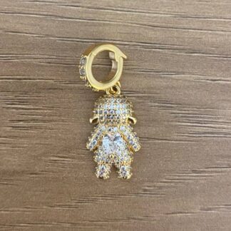 Pingente Menina Cravejada de Zircônias Banhado a Ouro 18K