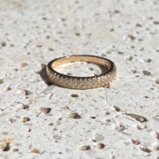 Anel Cravejado de Zircônias Branca Banhado a Ouro 18k