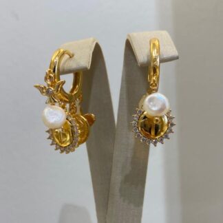 Brinco Argola com Pingente Cruz Cravejado de Zircônias Banhado a Ouro 18K