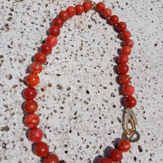 Colar Pedra Natural de Coral Banhado a Ouro 18K