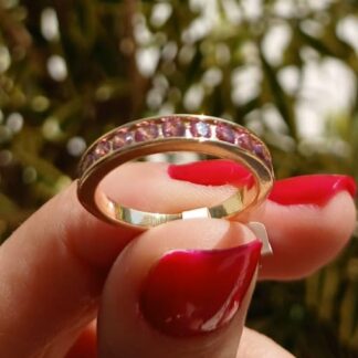 Anel Cravejado de Nano Zircônias Lilás Banhado a Ouro 18K