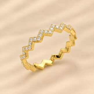 Anel ZigZag Cravejado de Zircônia Branca Banhado a Ouro 18K