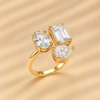 Anel com Pedras de Zircônias Brancas Banhado a Ouro 18K